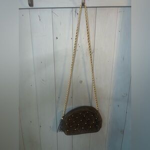 Elegant Quilted Crossbody Bag with Gold Chain